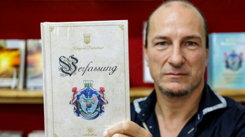 Schlag gegen Reichsb&uuml;rgerszene: Beh&ouml;rden verbieten "K&ouml;nigreich Deutschland"