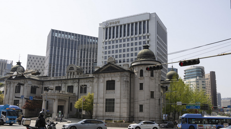 Corea Sud, Banca centrale taglia Pil 2025 con la crisi politica