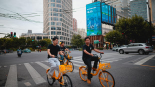 Borsa: Hong Kong positiva, apre a +0,69%