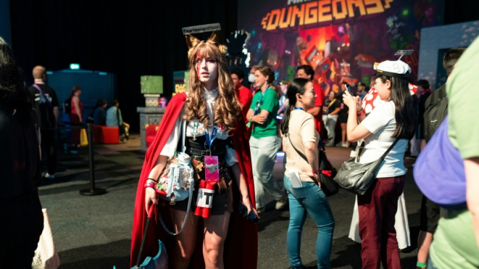 La TwitchCon re&uacute;ne a miles de streamers y cosplayers en R&oacute;terdam