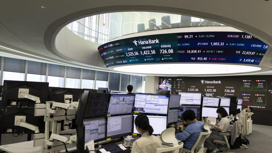 Borsa: l'Asia chiude contrastata tra colloqui su dazi e guerre