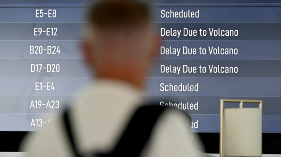 Indonésie : vols annulés et 4.000 personnes évacuées après une nouvelle éruption volcanique