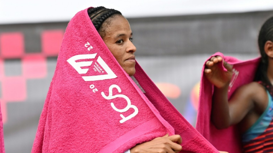 Yehualaw queda a un paso del r&eacute;cord de mundo en unos 10 km de Valencia con salida accidentada