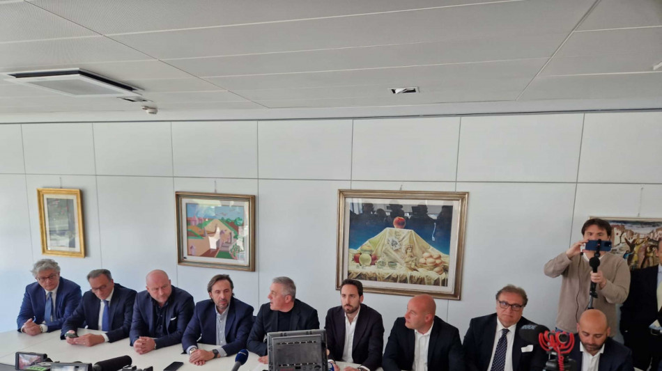 Centrodestra Puglia annuncia mozione sfiducia su Emiliano