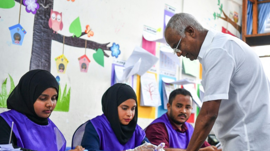 Candidato pr&oacute;-China vence elei&ccedil;&otilde;es presidenciais nas Maldivas