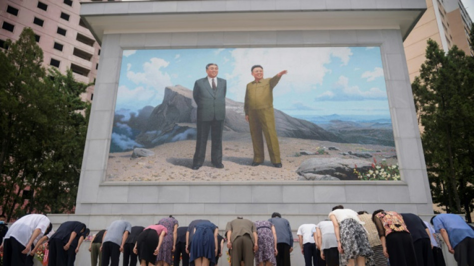 Les Nord-Cor&eacute;ens somm&eacute;s de prot&eacute;ger les effigies des Kim pendant la temp&ecirc;te