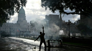 Argentine: au moins 20 bless&eacute;s dans des heurts entre police et manifestants d&eacute;fendant les retrait&eacute;s