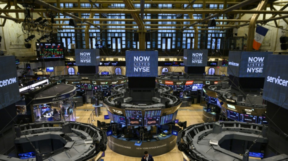 Wall Street conclut en baisse, devant la mont&eacute;e des taux obligataires
