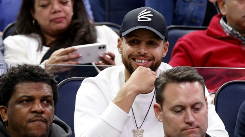 NBA: Stephen Curry, "tr&egrave;s optimiste", pourrait jouer le premier match contre Denver