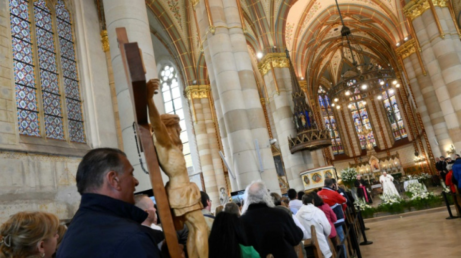 Papst Franziskus in Ungarn mit Gefl&uuml;chteten zusammengetroffen