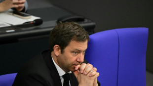 Klingbeil legt Geld bei seiner Bank in L&uuml;neburger Heide an