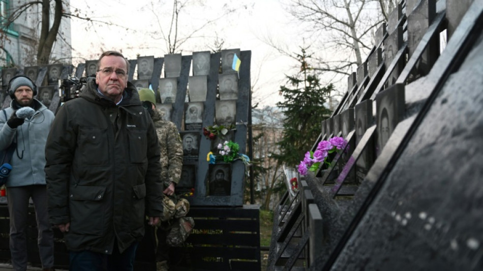 Ministro da Defesa da Alemanha visita Ucr&acirc;nia e reafirma apoio