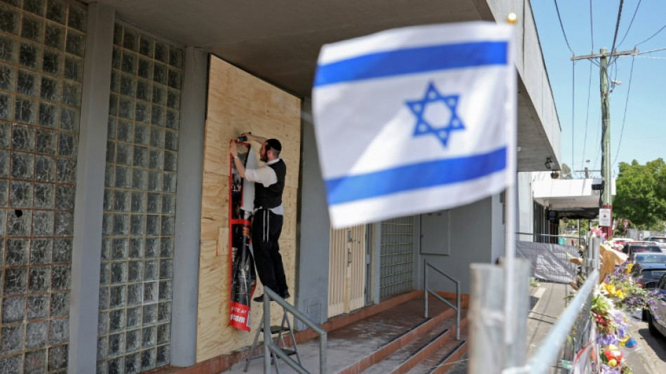 La polic&iacute;a australiana busca a tres sospechosos de un incendio en una sinagoga