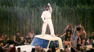 Bad Bunny le mete saz&oacute;n, bater&iacute;a y reguet&oacute;n al Super Bowl