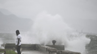 Poderoso furacão Melissa toca o solo na Jamaica