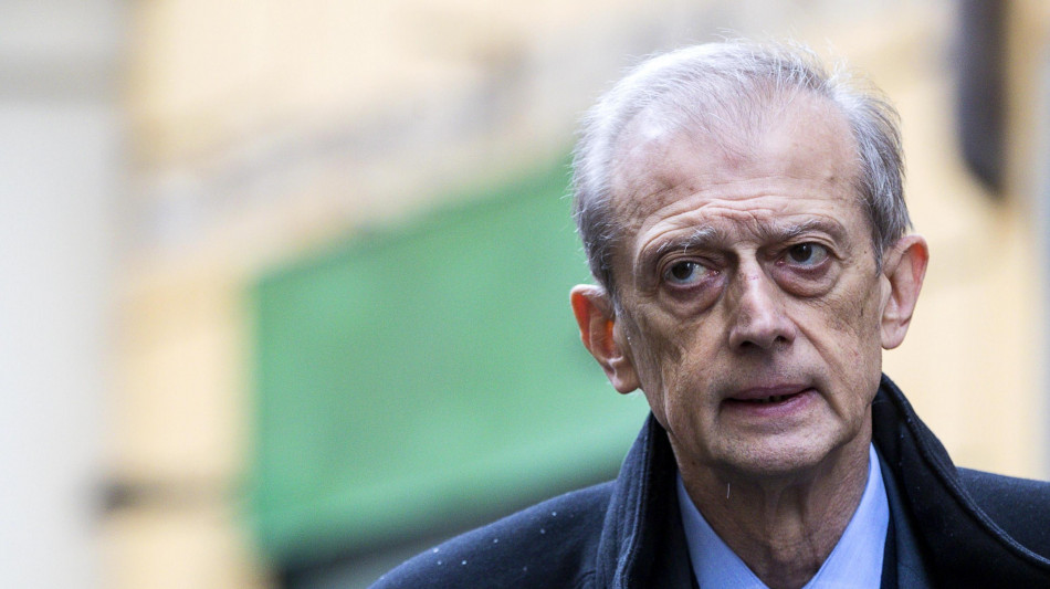 Addetti duty free, 'c'&egrave; un precedente furto di Fassino'