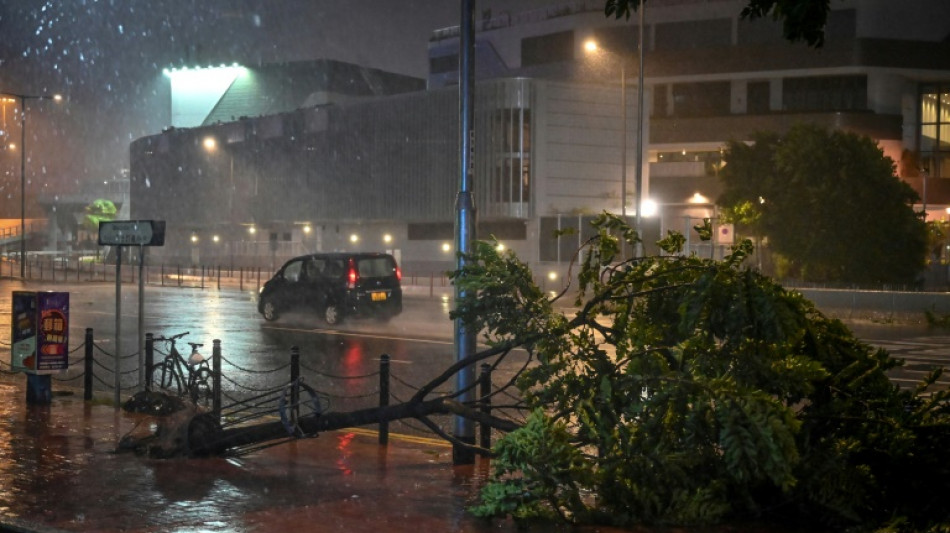Saola touche terre dans le sud de la Chine, r&eacute;tograd&eacute; au rang de typhon violent