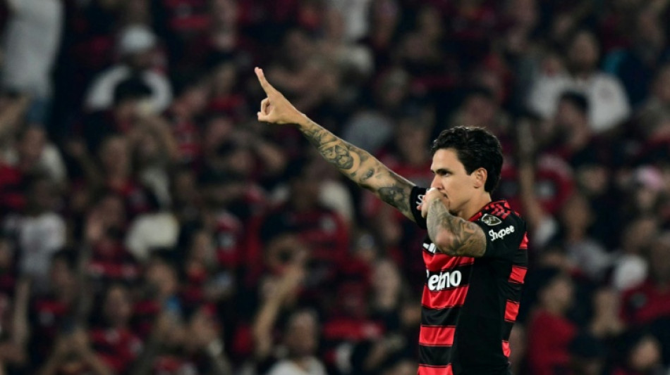Flamengo vence Estudiantes (2-1) e abre vantagem nas quartas da Libertadores