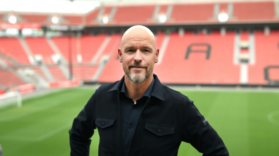 Leverkusen anuncia Erik ten Hag como seu novo t&eacute;cnico