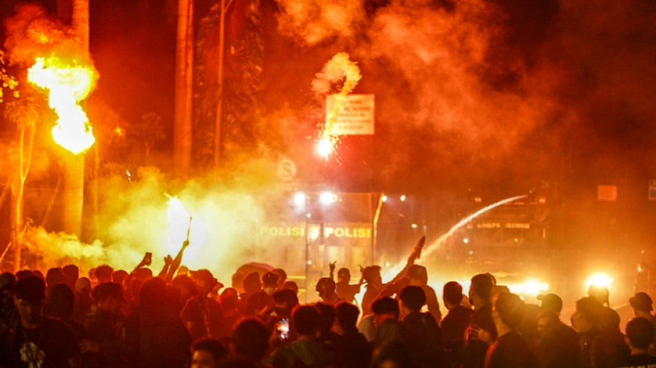 Water cannon break up Indonesia military law protests