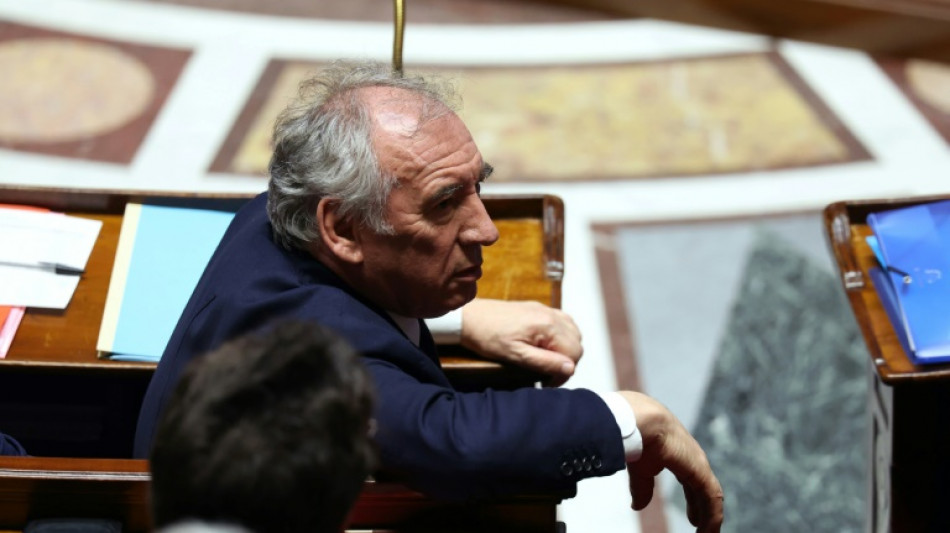 Una pol&eacute;mica declaraci&oacute;n sobre la "sumersi&oacute;n" migratoria pone en jaque los presupuestos de Francia