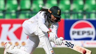 Noman derails South Africa to 216-6 in first Pakistan Test