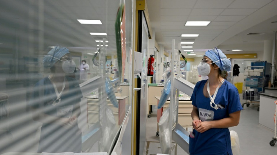 Covid-19: la d&eacute;crue se poursuit dans les h&ocirc;pitaux