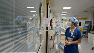 Covid-19: la d&eacute;crue se poursuit dans les h&ocirc;pitaux