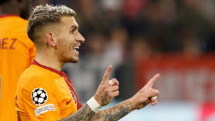 Sem seus grandes nomes, Bielsa convoca sele&ccedil;&atilde;o uruguaia para as Eliminat&oacute;rias