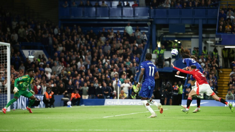Chelsea vence Manchester United e se mant&eacute;m no Top 5 da Premier League