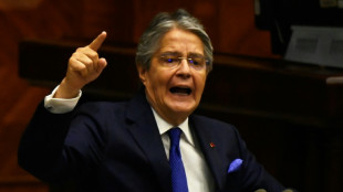 Presidente do Equador, amea&ccedil;ado de destitui&ccedil;&atilde;o, decreta dissolu&ccedil;&atilde;o do Congresso