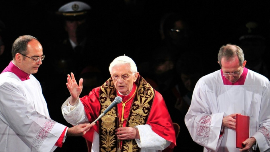 Brustkreuz von fr&uuml;herem Papst Benedikt XVI. aus Kirche in Traunstein gestohlen 