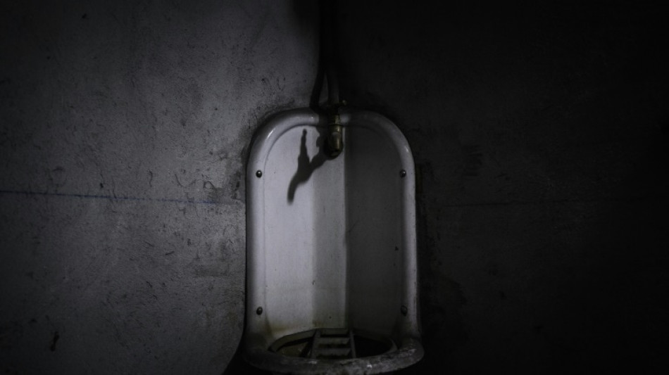 Letzter Wille an den W&auml;nden - Frau in Bangkok tagelang in ihrem Bad eingesperrt