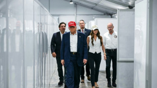 Trump elogia 'Alcatraz dos jacar&eacute;s', novo centro de deten&ccedil;&atilde;o de imigrantes