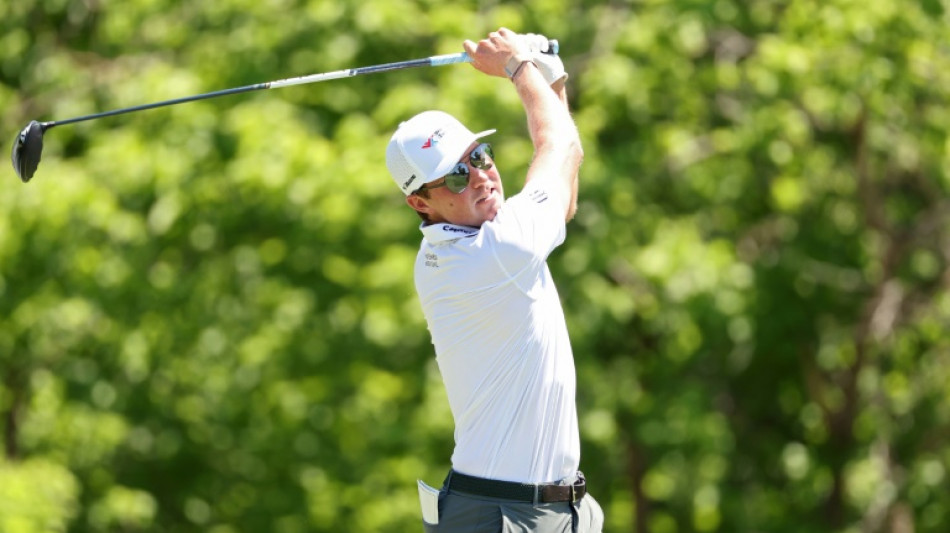 Griffin and Schmid share lead at Colonial