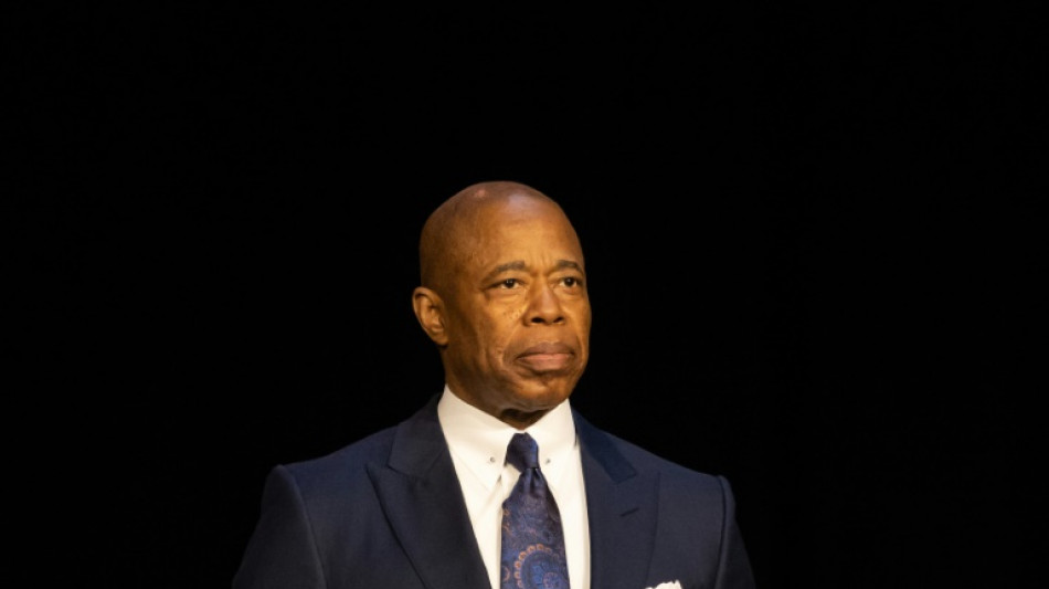 Prefeito de Nova York pede celeridade nas emiss&otilde;es de vistos de trabalho para imigrantes