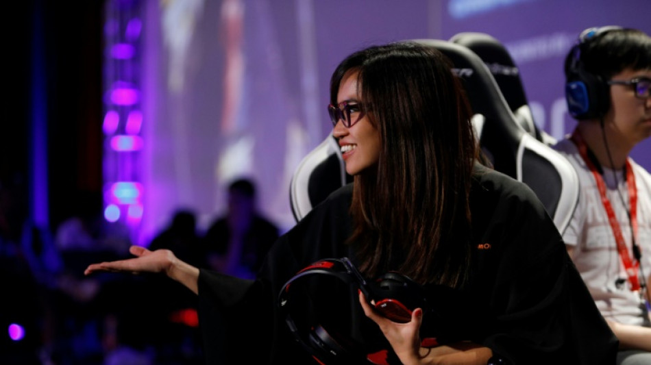 Esport: s&eacute;parer pour encourager la mixit&eacute;, le paradoxe des ligues 100% f&eacute;minines