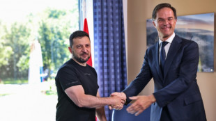 Holanda e Dinamarca se comprometem a enviar ca&ccedil;as F-16 &agrave; Ucr&acirc;nia