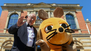 Öffentlichkeitsfahndung nach Brandanschlag auf Maus-Figur in Köln