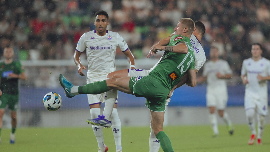 Conference: Fiorentina-Polyssia 3-2, viola a fase a gironi