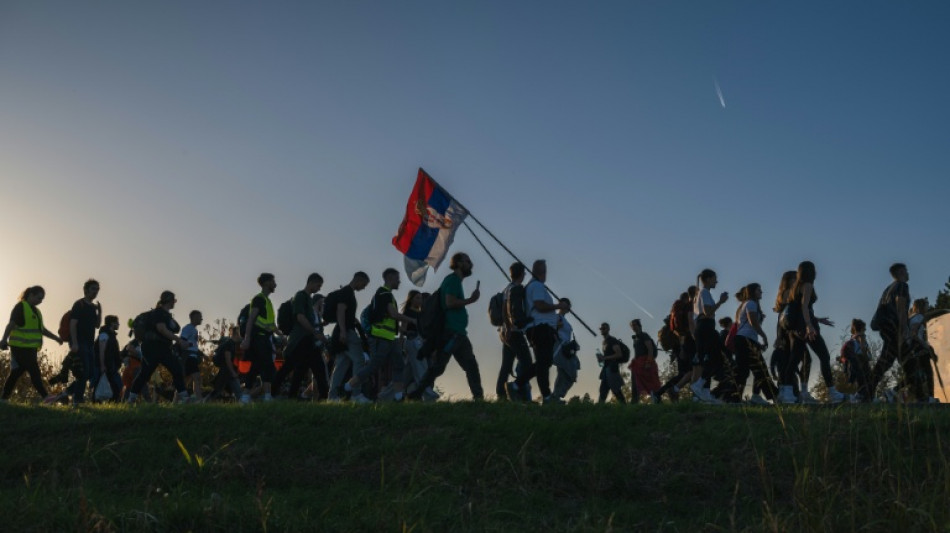 Serbie: un an après la tragédie de la gare, des milliers de personnes convergent vers Novi Sad