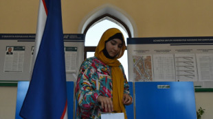 Uzbequist&atilde;o vota em elei&ccedil;&otilde;es presidenciais para fortalecer atual presidente
