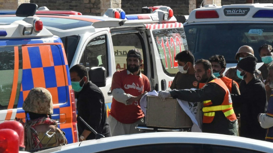 Pakistan: arriv&eacute;e des premiers cercueils apr&egrave;s une spectaculaire prise d'otages