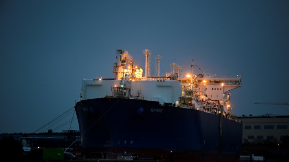Umweltsch&uuml;tzer und R&uuml;gener B&uuml;rgerinitiative protestieren gegen LNG-Terminal