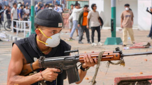 Manifestantes queman el Parlamento en Nepal y renuncia el primer ministro, tras la represión de las protestas