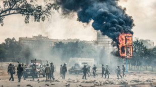 Ao menos 16 mortos e milhares de lojas saqueadas ap&oacute;s manifesta&ccedil;&otilde;es no Qu&ecirc;nia