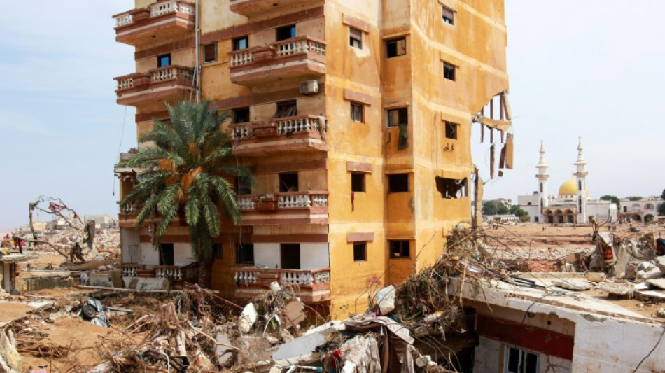 Inunda&ccedil;&otilde;es na L&iacute;bia deixam mais de 2.300 mortos