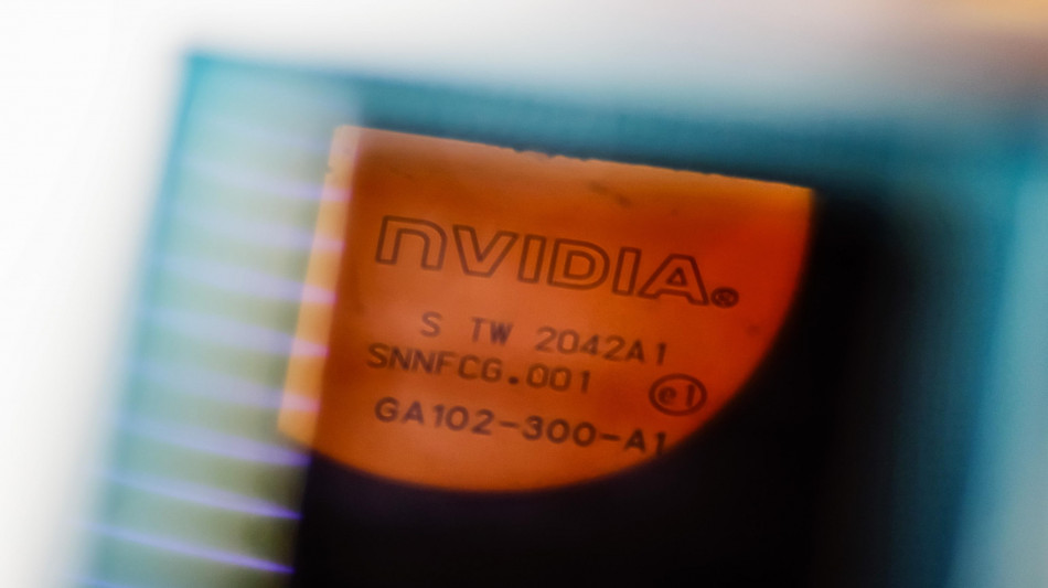 Nvidia chiede ai fornitori lo stop produttivo dei chip H20