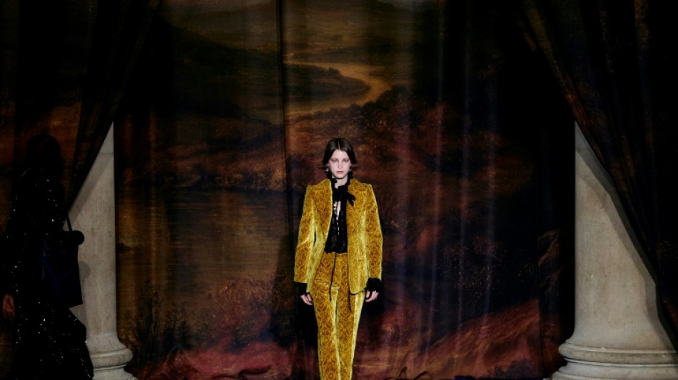 Una disminuida 'Fashion Week' de Londres echa el tel&oacute;n con desfile de Burberry