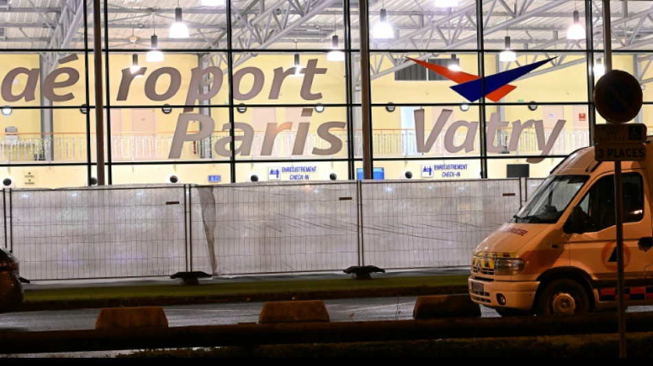 Justi&ccedil;a francesa autoriza sa&iacute;da de avi&atilde;o para Nicar&aacute;gua com 303 passageiros indianos
